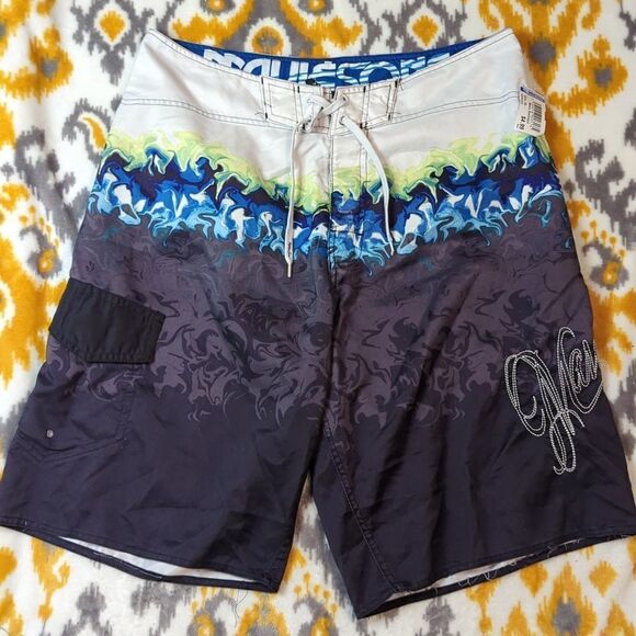 34. MAUI and sons board shorts - Picture 1 of 3